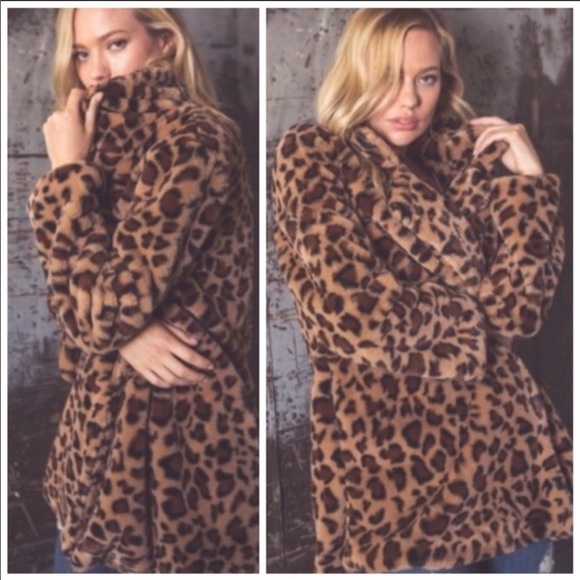 Best seller! NWT. Faux fur leopard coat - Picture 4 of 9